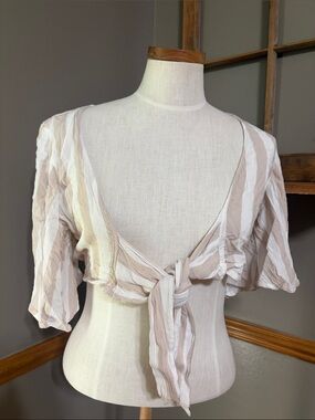 American Eagle Striped Tie-Front Crop Top in Neutral Tones size small